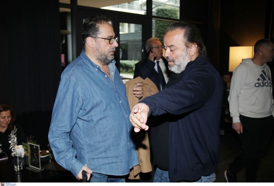 Ο Ηλιόπουλος στηρίζει Αλεξίου με χρήματα για το χάντμπολ!